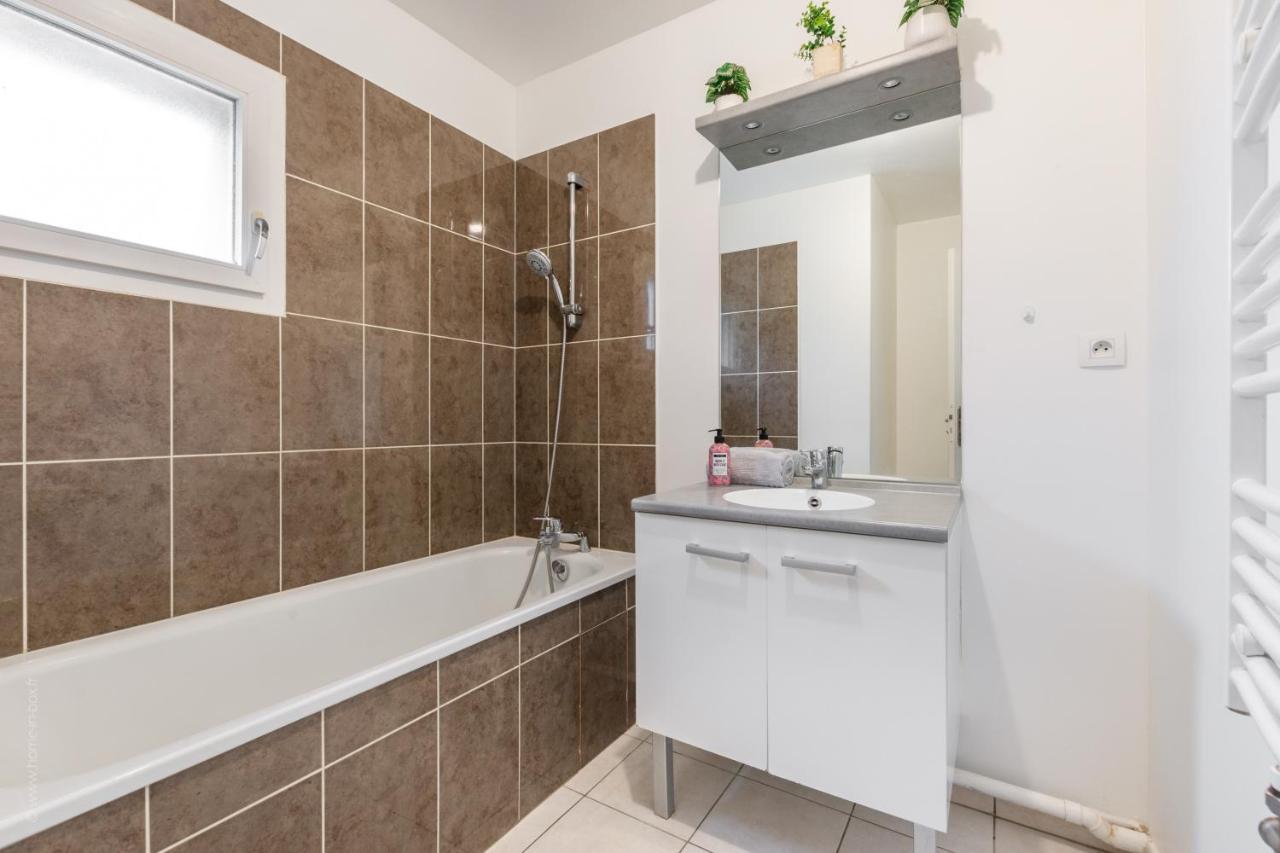 Le Duplex - 15min From Disneyland - 2 Private Parkings - Garden - Kingsize & Queensize Bed - Supermarket Behind The House * Chessy (Seine-et-Marne)
